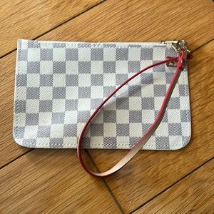 White & Grey Wristlet